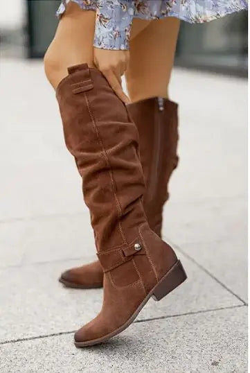 Women's suede boots with zipper