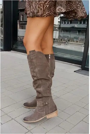 Women's suede boots with zipper