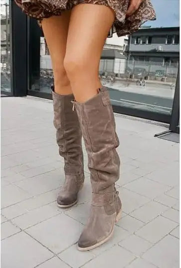 Women's suede boots with zipper